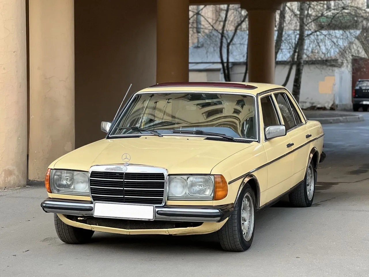 Mercedes-Benz W123 2.4 MT — фото 20